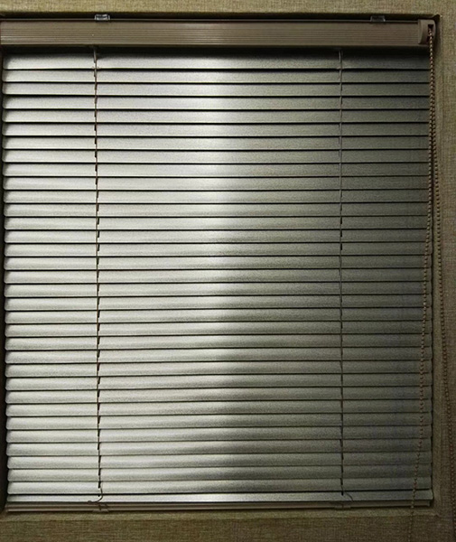 洗手间铝百叶帘实景.jpg